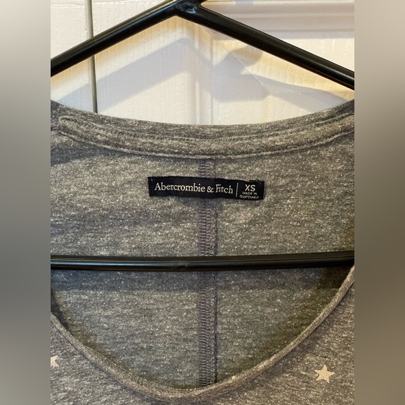 Abercrombie grey star ruched top (size XS) - Picture 2 of 3